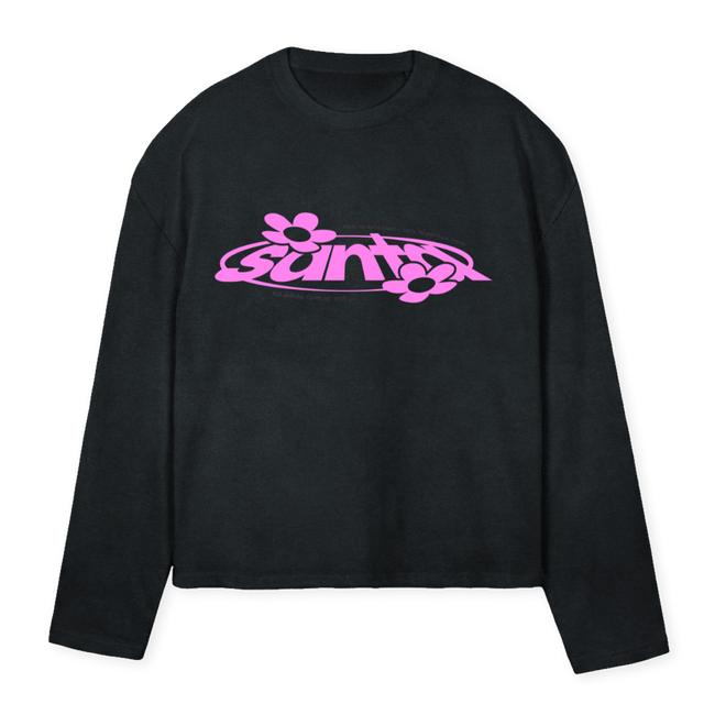 SANTATWOLONGLESEEVE_VBFLOWER Vintage Black Oversized Boxy LS Tee.