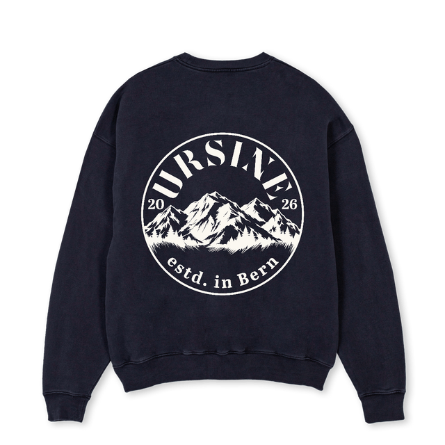 MOUSWEATER Vintage Black Oversized Crewneck Sweater.