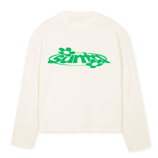 SANTATWOLONGLESEEVE_GREEN Vintage White Oversized Boxy LS Tee.