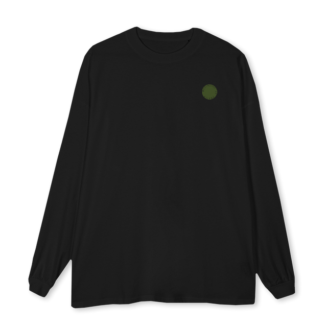 VOLUNTEEBLACKGREENFB Black Oversized LS Tee.
