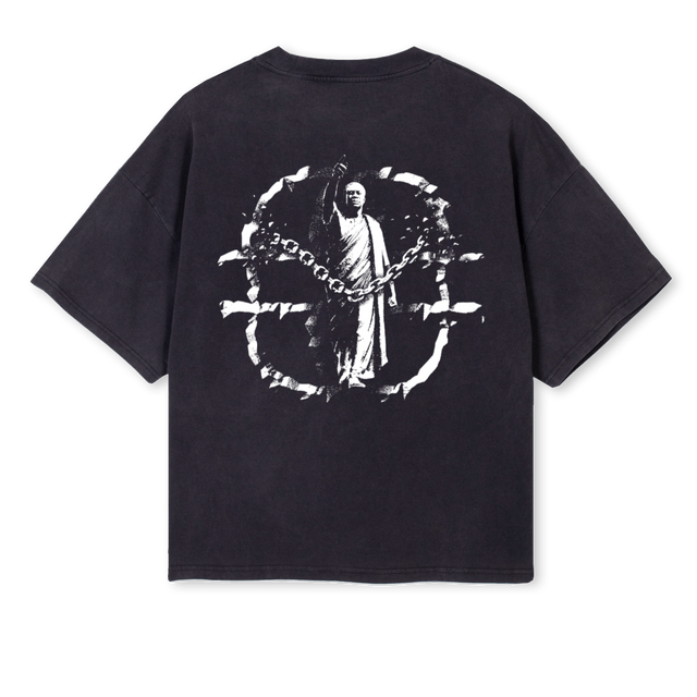 TWENTYSIXVINTAGEBL Vintage Black Oversized Boxy Tee.