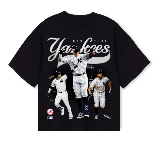 YANKEES Black Oversized Boxy Tee.