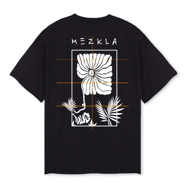 IVUSMEZKLAONE Black Oversized Tee.