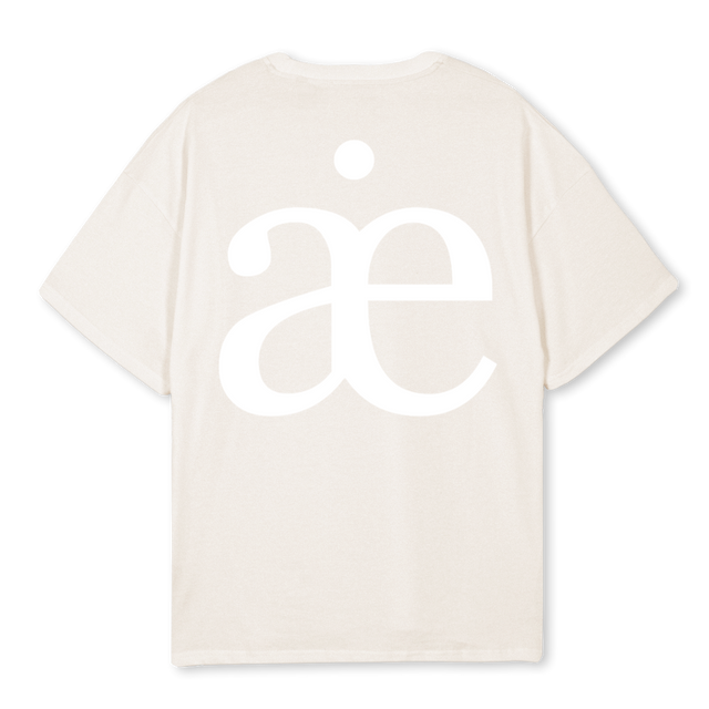 VINT WEISS Vintage White Oversized Tee.