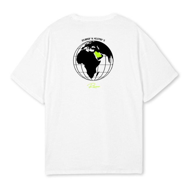 COUNTRY ART White Oversized Tee.