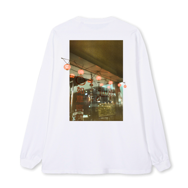 CHINATOWN White Oversized LS Tee.