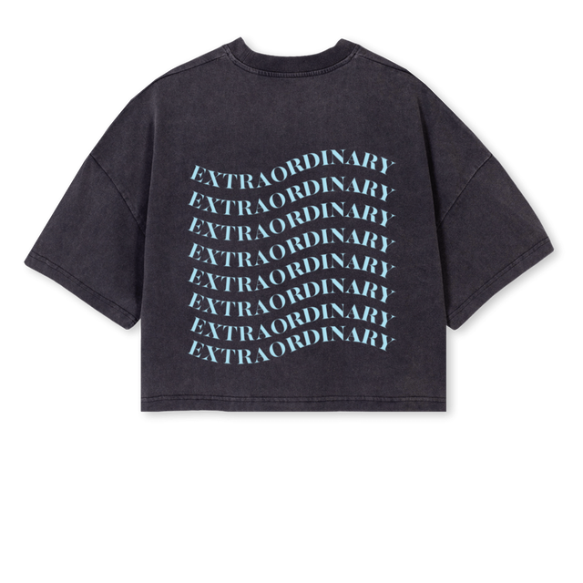 EADAYDÜDOWOMAN Vintage Black Cropped Oversized Tee.