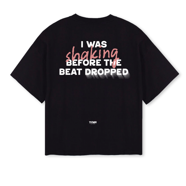 SHAKING Black Oversized Boxy Tee.