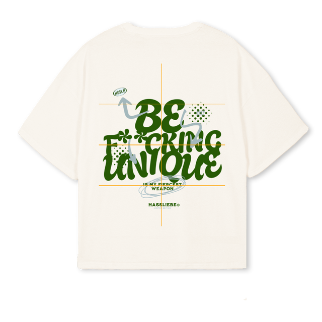 UNIQUE Vintage White Oversized Boxy Tee.