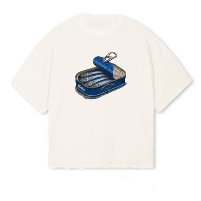 TSHIRTSARDINES Vintage White Oversized Boxy Tee.