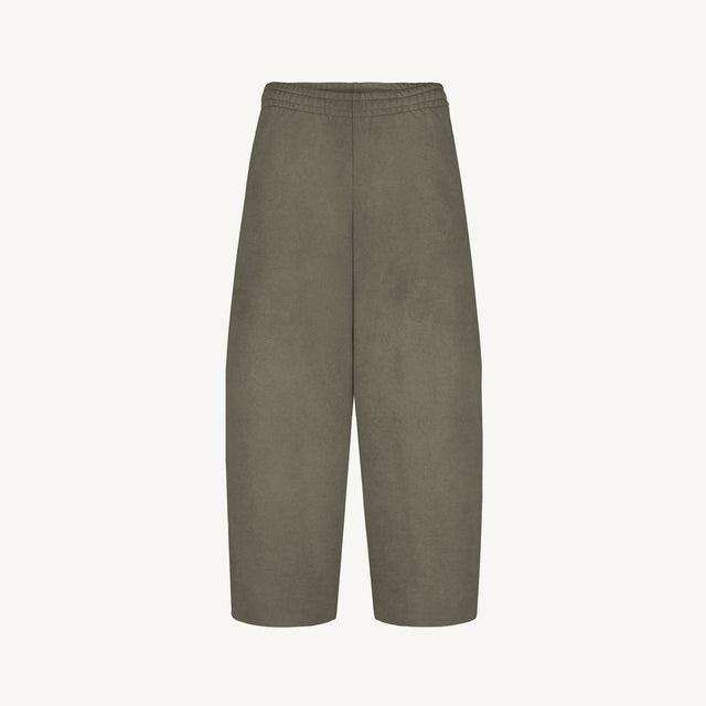 Straight-Leg Baggy Sweatpants Embroidered Sample.