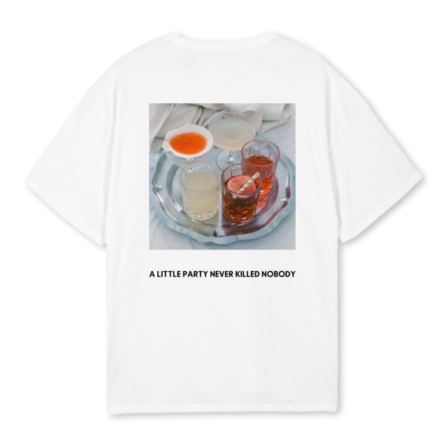PARTYRIVIEREA_W White Oversized Tee.