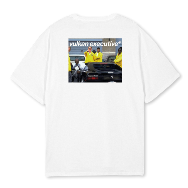 CHARITY HVIT White Oversized Tee.