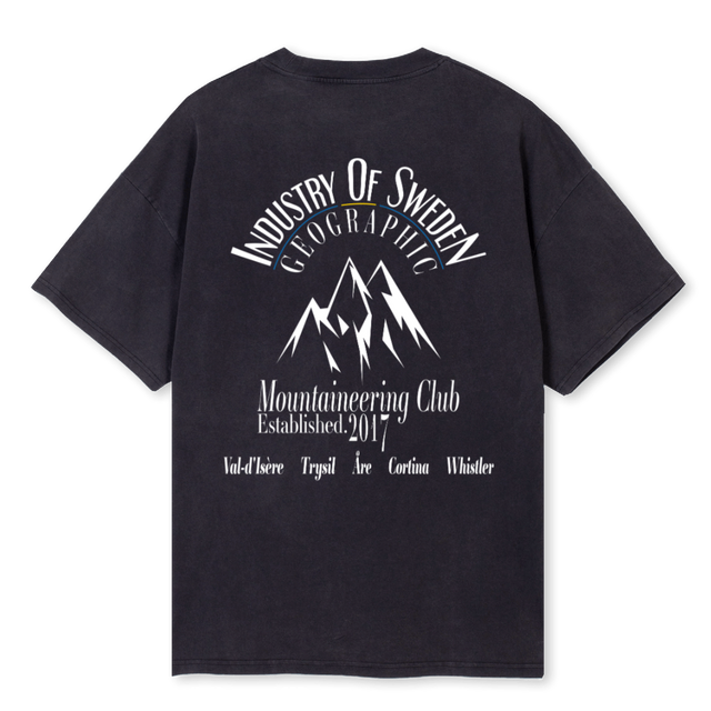 MOUNTAINEERING3 Vintage Black Oversized Tee.