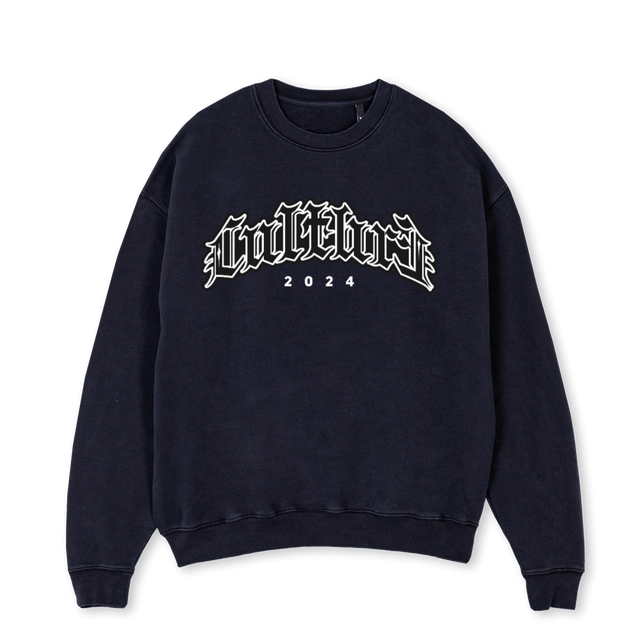 CULTUREVIERENTWINTIG Vintage Black Oversized Crewneck Sweater.