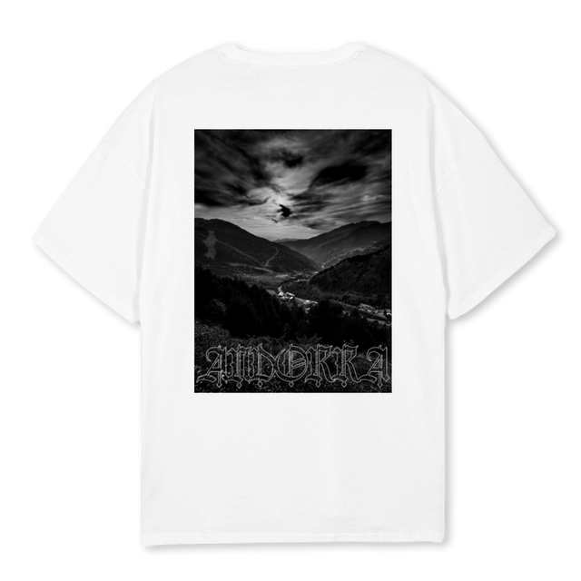 OSTANDORRA White Oversized Tee.