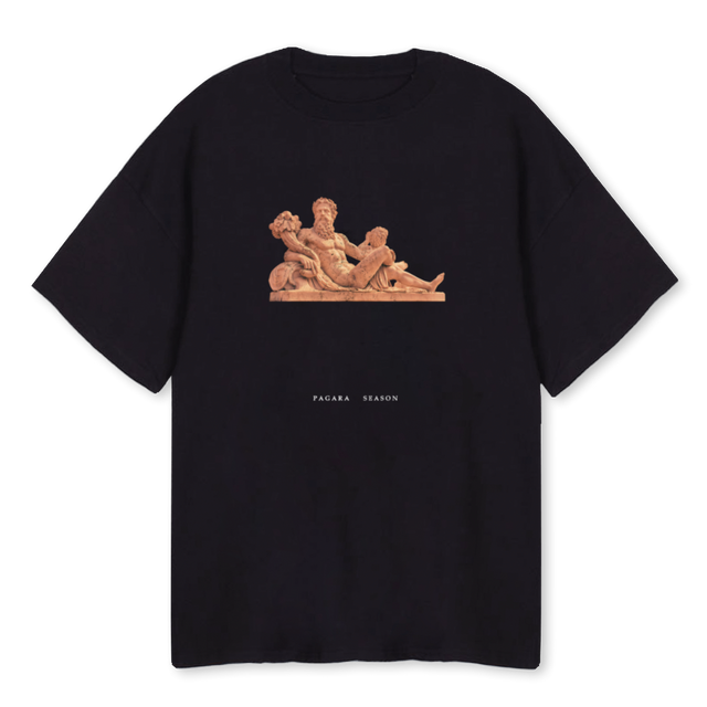 DESERTZEUSII Black Oversized Tee.