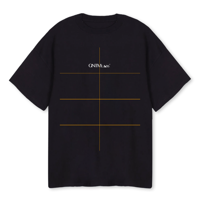 QNTM HVID PÅ BLÅ Black Oversized Tee.