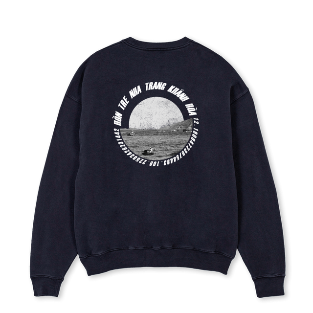 AQUA Vintage Black Oversized Crewneck Sweater.